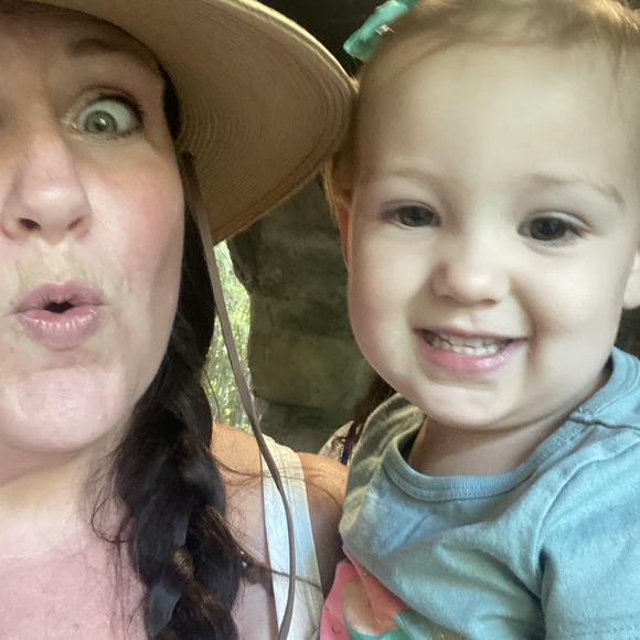 Meet your Posher, Jessica - Picture 1 of 1